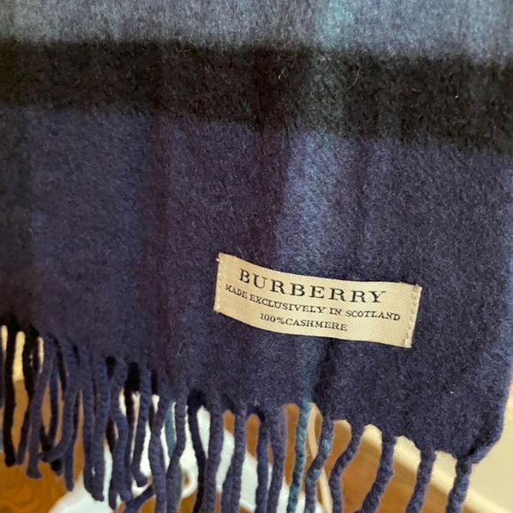 Burberry Medium Navy Plaid Reversible Cashmere Fringe Scarf - Picture 2 of 6